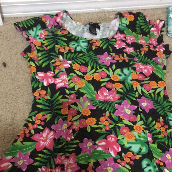 Dress large - Picture 3 of 3